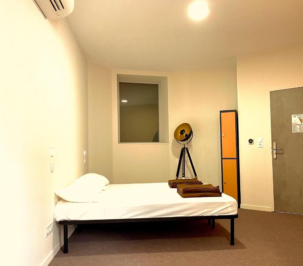 Hostel Flamingo Nimes Gare Centre Exteriör bild