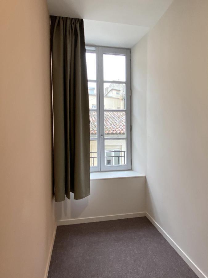 Hostel Flamingo Nimes Gare Centre Rum bild